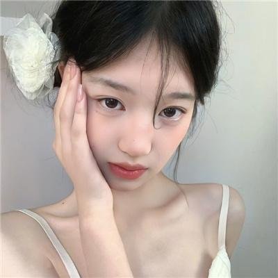 少女嬉春